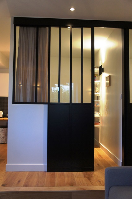 Porte coulissante atelier d'artiste pour fermer une chambre d'enfant