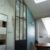 verriere-atelier-artiste-combles-mansarde-en-pente-1004